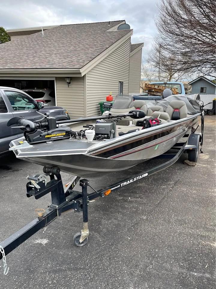 2000 Bass Tracker Pro Team 175