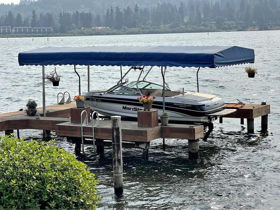 2000 Mastercraft MariStar 210 VSR