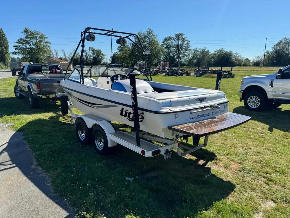 2001 Tige Wakeboat