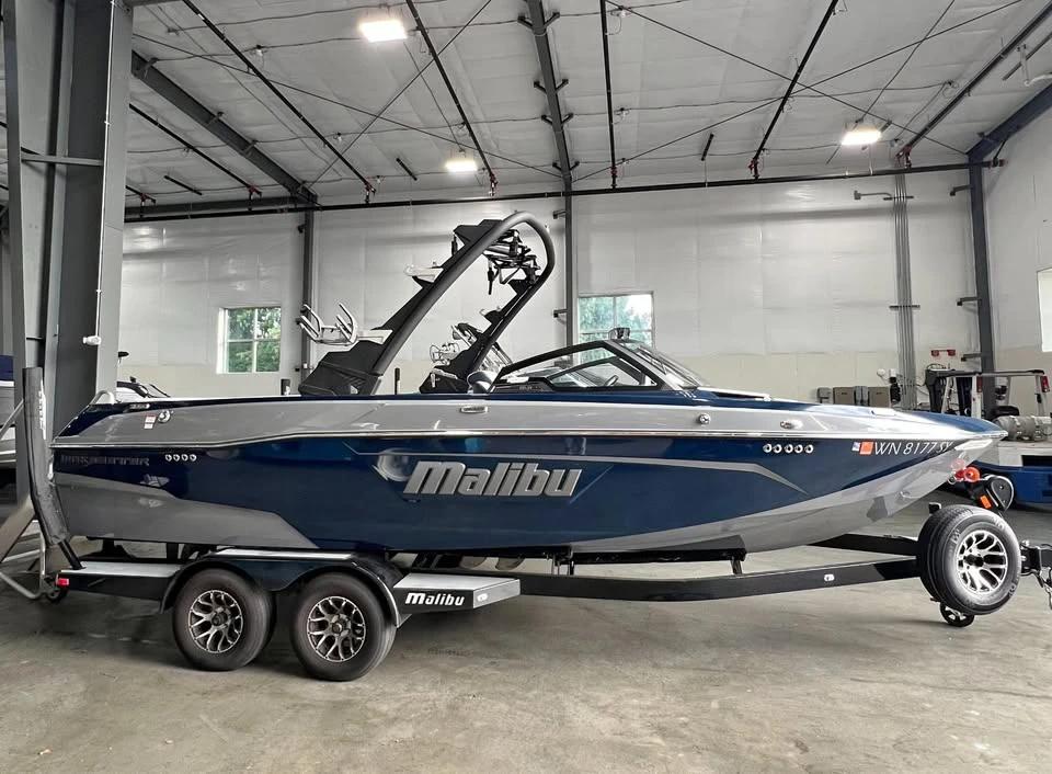 2021 Malibu 23 lsv