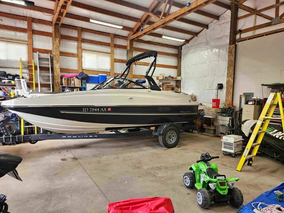 2018 Bayliner 195 Deck Boat
