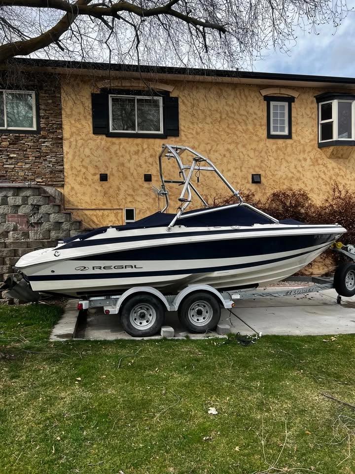 2004 Regal Bowrider 2000 with Fas Trac 2000 LSR