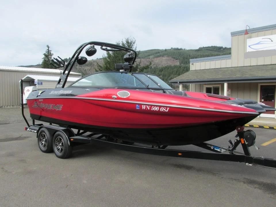 2016 Supreme S226 Surf boat S226
