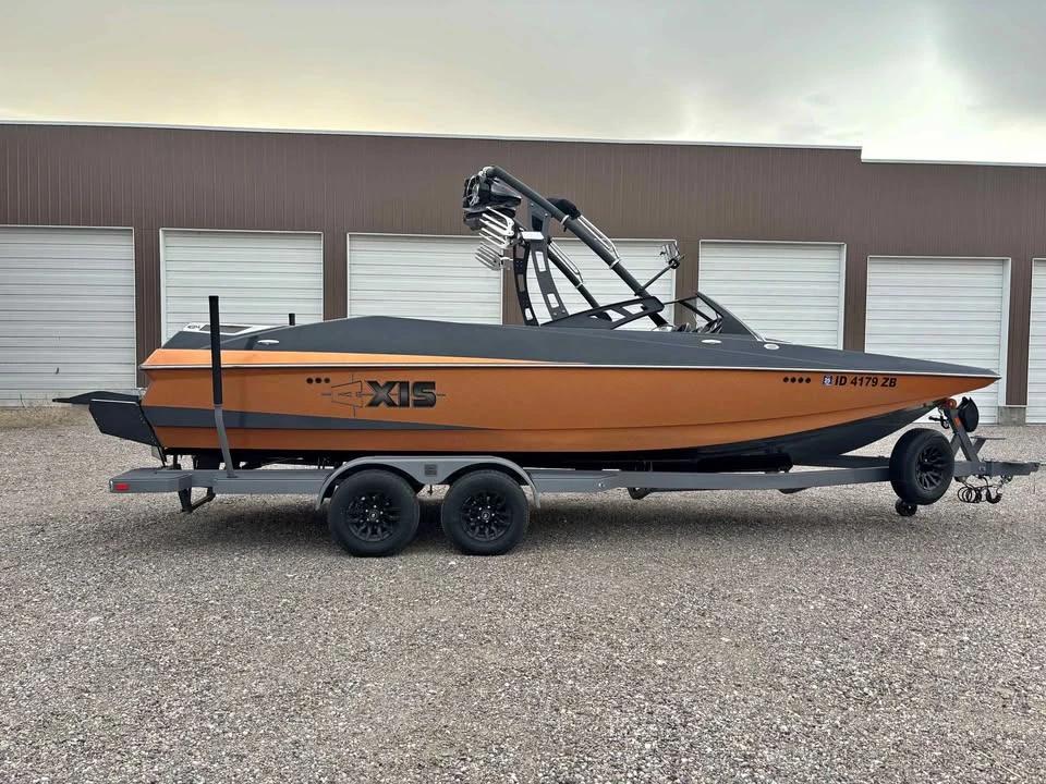 2014 Axis A24