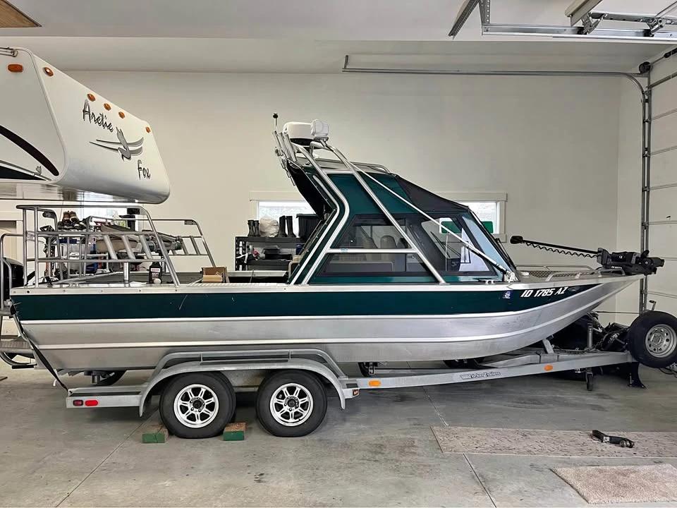 2000 Thunder Jet 22 ft