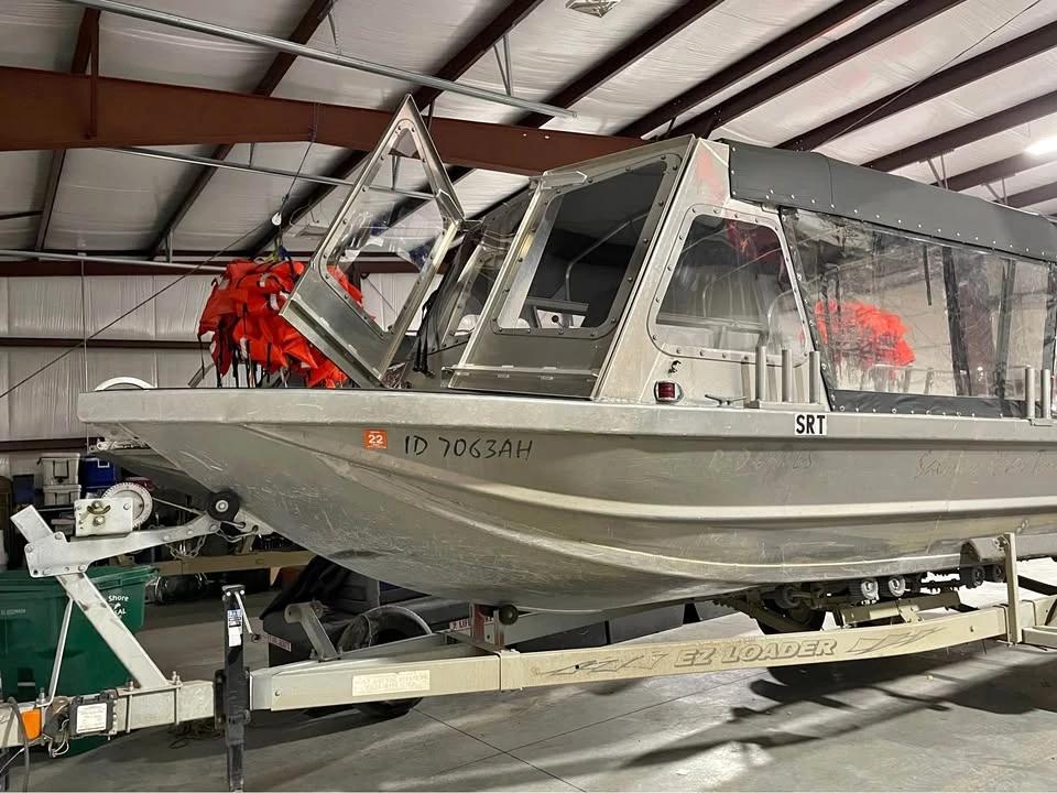 2003 Oaks 24 ft Jet Boat