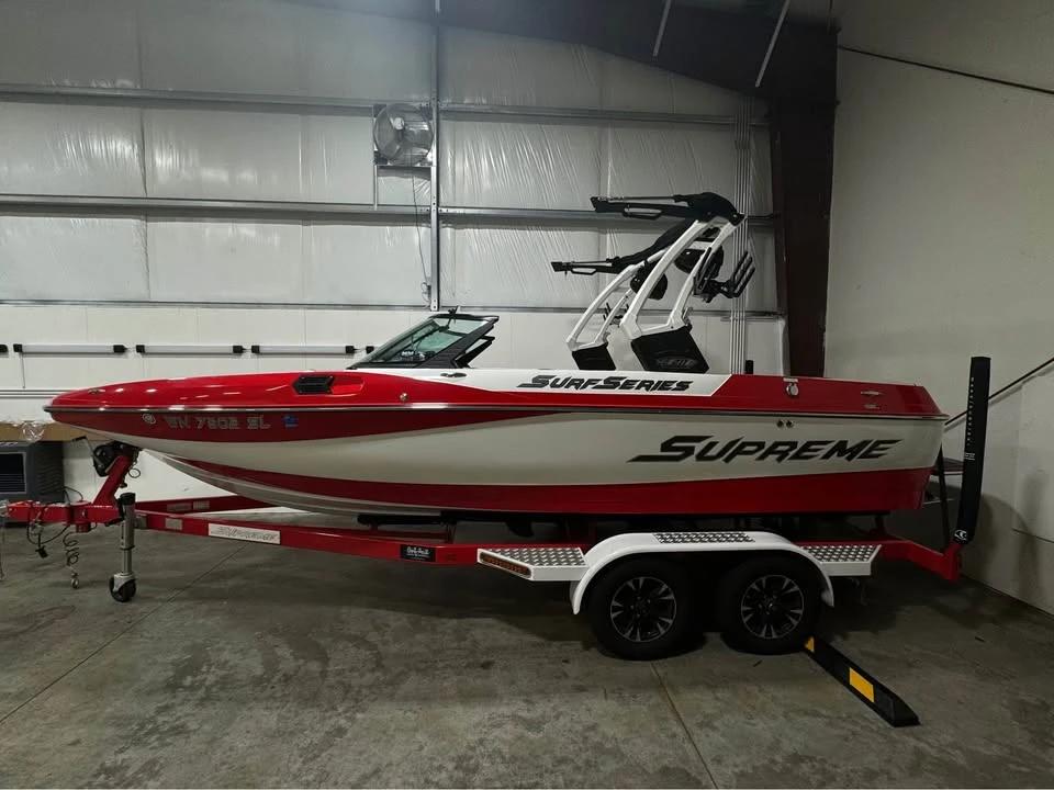 2017 Supreme S211