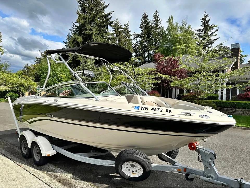 2002 Sea Ray 220 Bow Rider