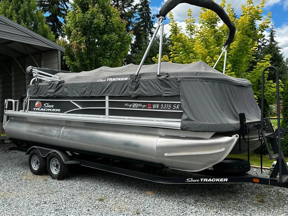 2019 Suntracker 20’ Suntracker