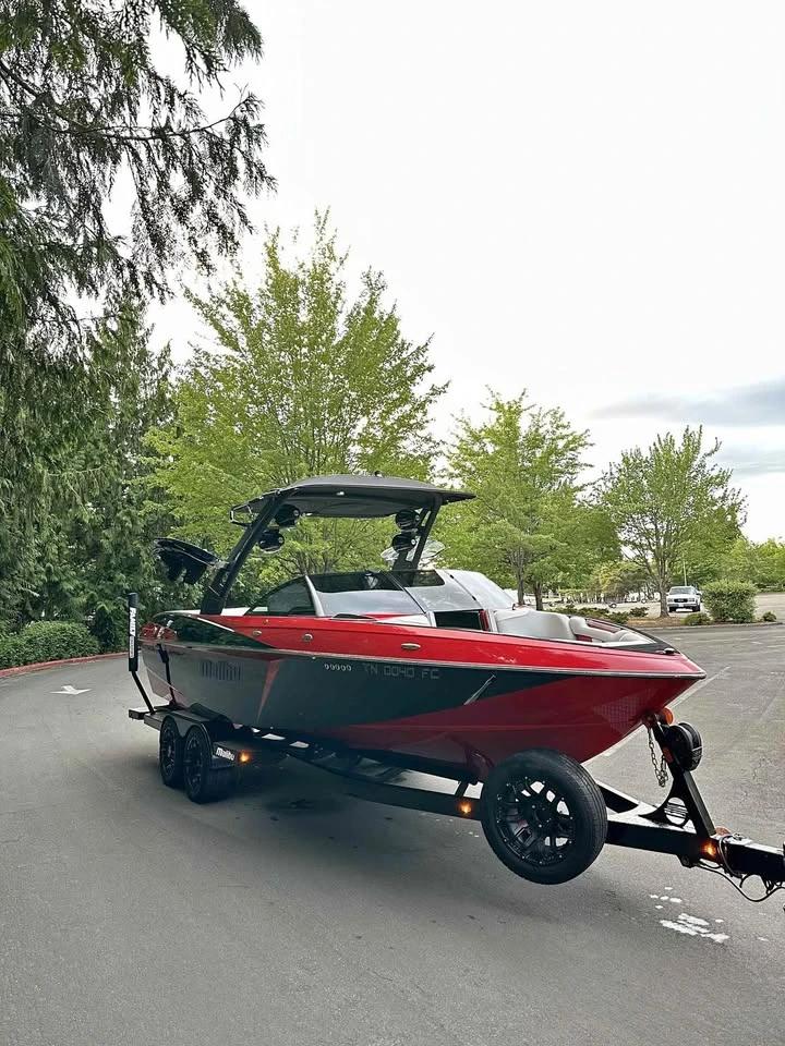 2018 Malibu 25 lsv