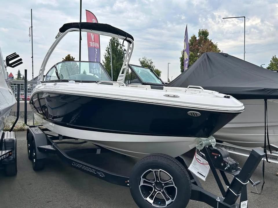 2025 Chaparral 21 surf 21 surf