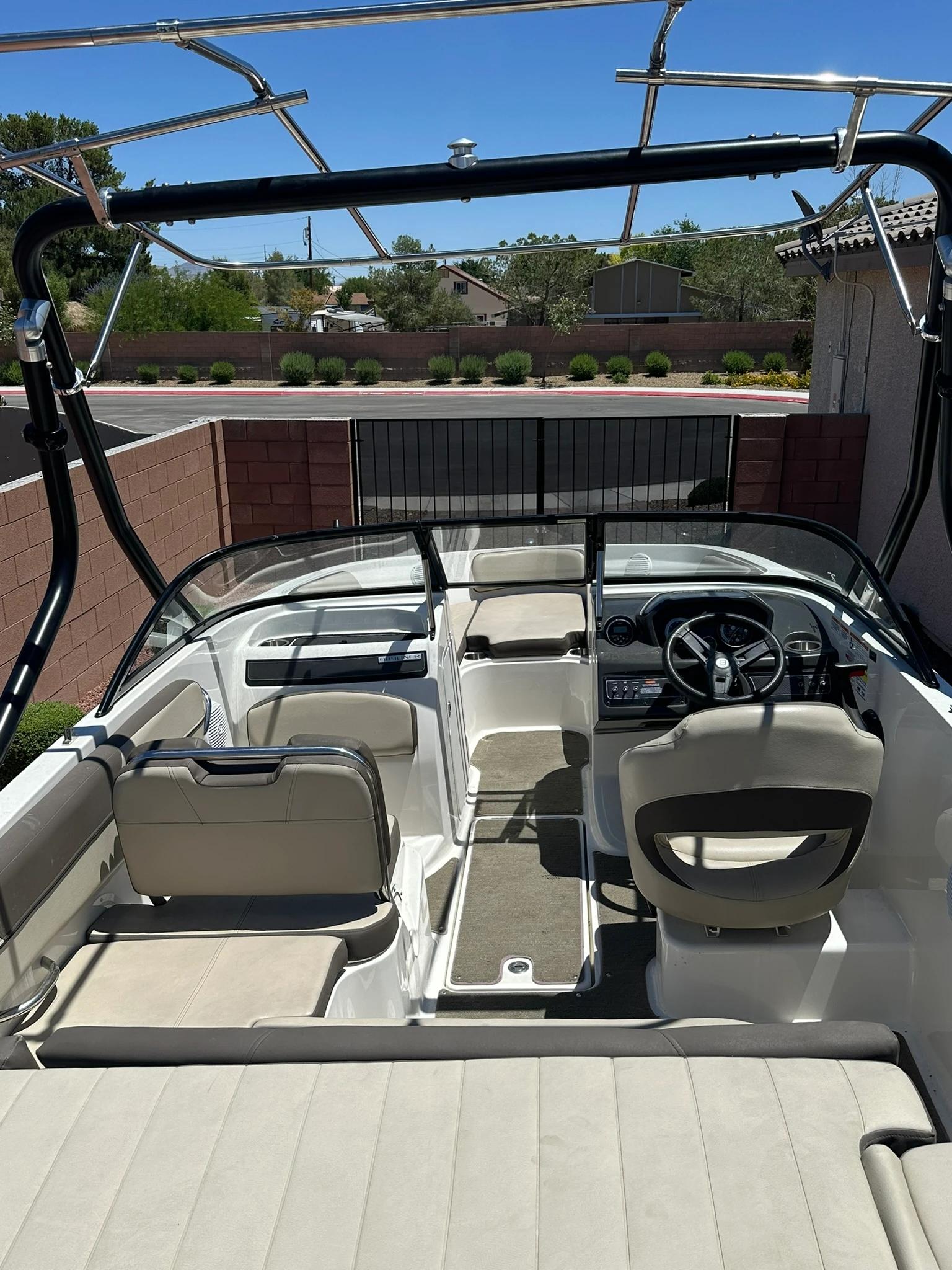2017 Bayliner VR5