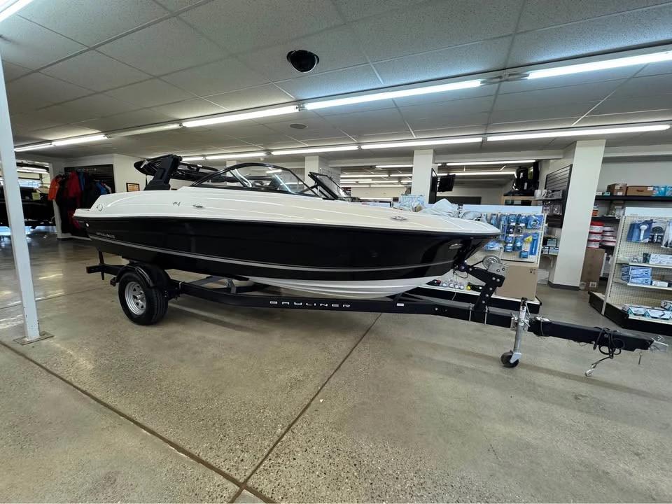2021 Bayliner VR4
