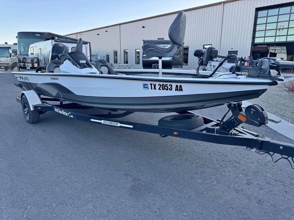 2019 Vexus 1890