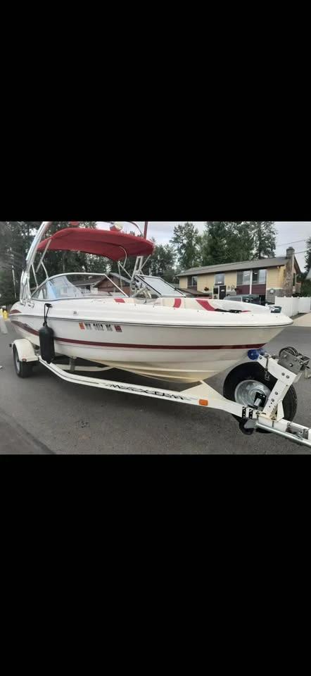 2005 Maxum V8 open bow boat V8