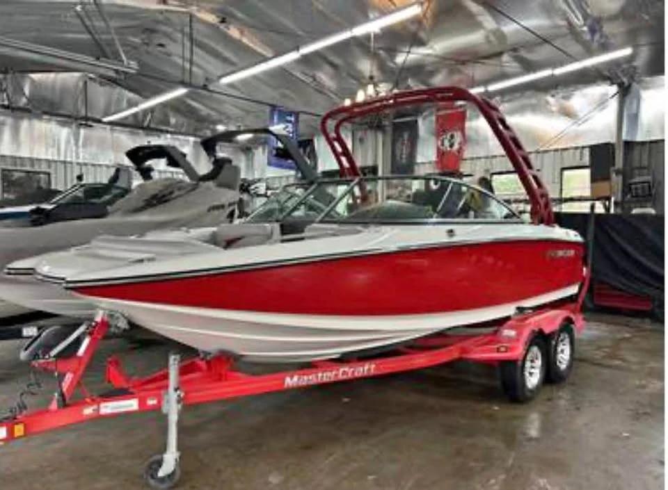 2007 MasterCraft V-200