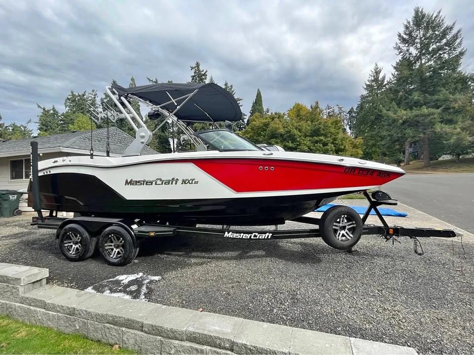 2018 MasterCraft NXT 22