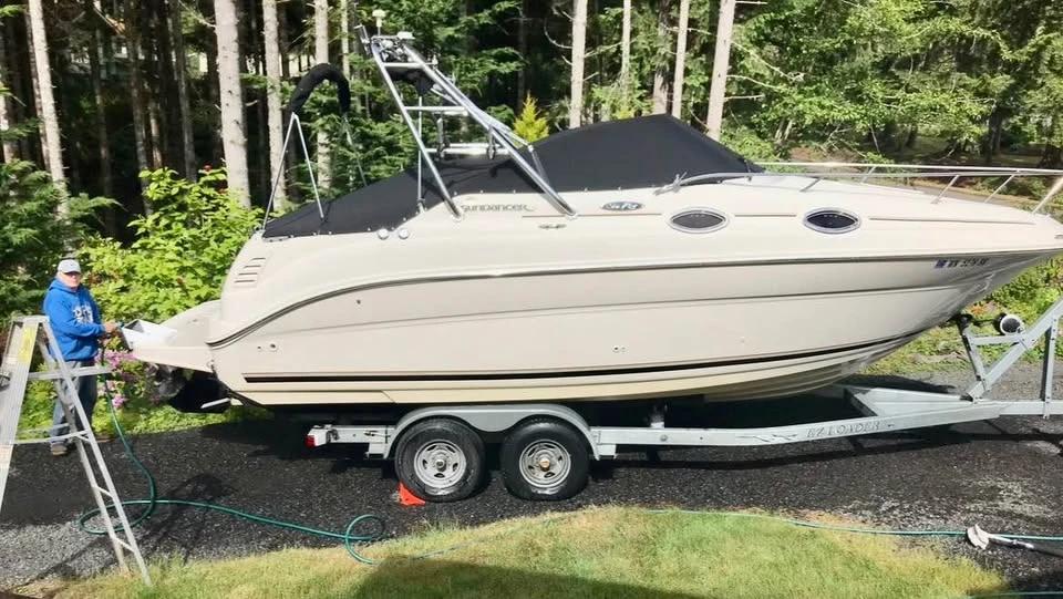 2005 SeaRay Sundancer 240