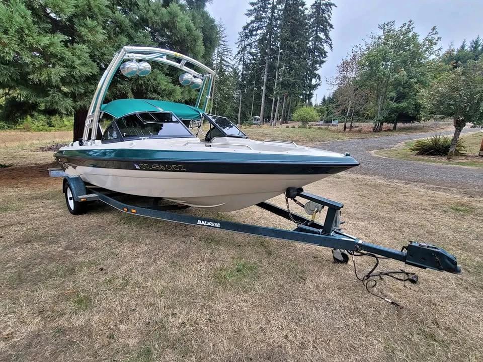 1999 Blue Water Ski Boat