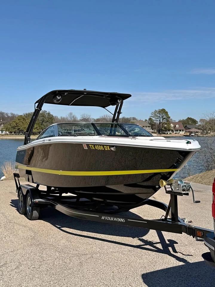 2017 Four Winns H230