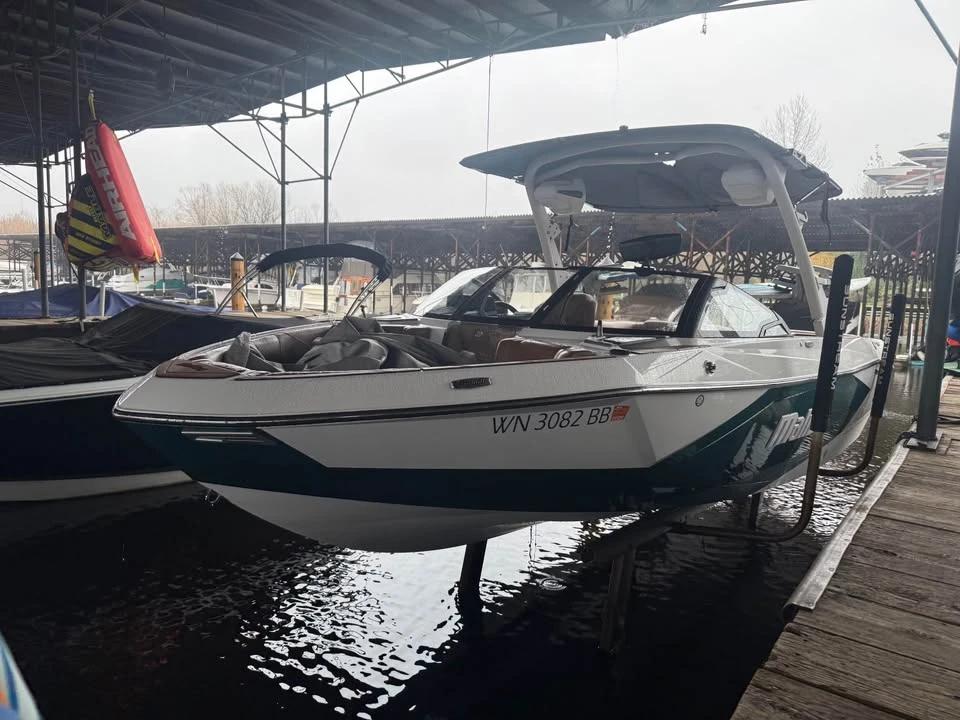 2025 Malibu 23 lsv