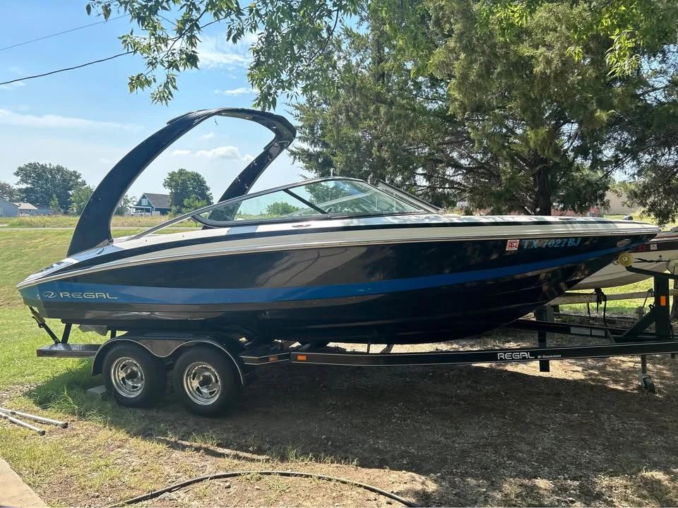 2011 Regal 2100
