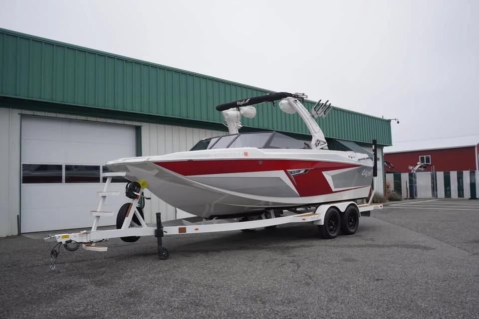 2022 TIGE 22 rzx with thruster