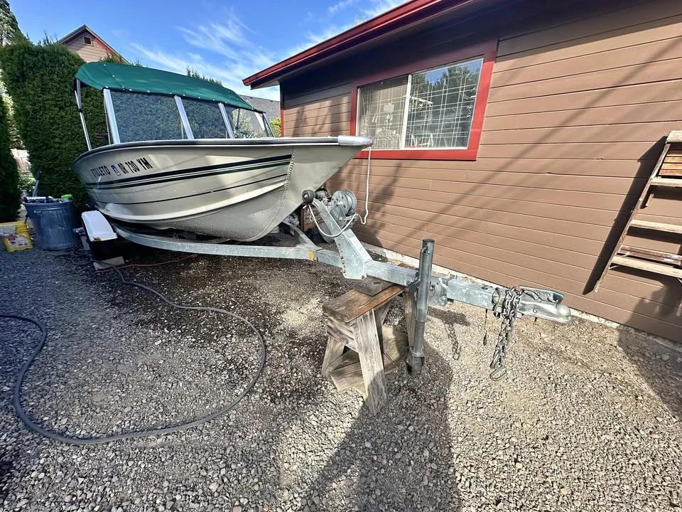 1997 Smoker Craft Stiletto