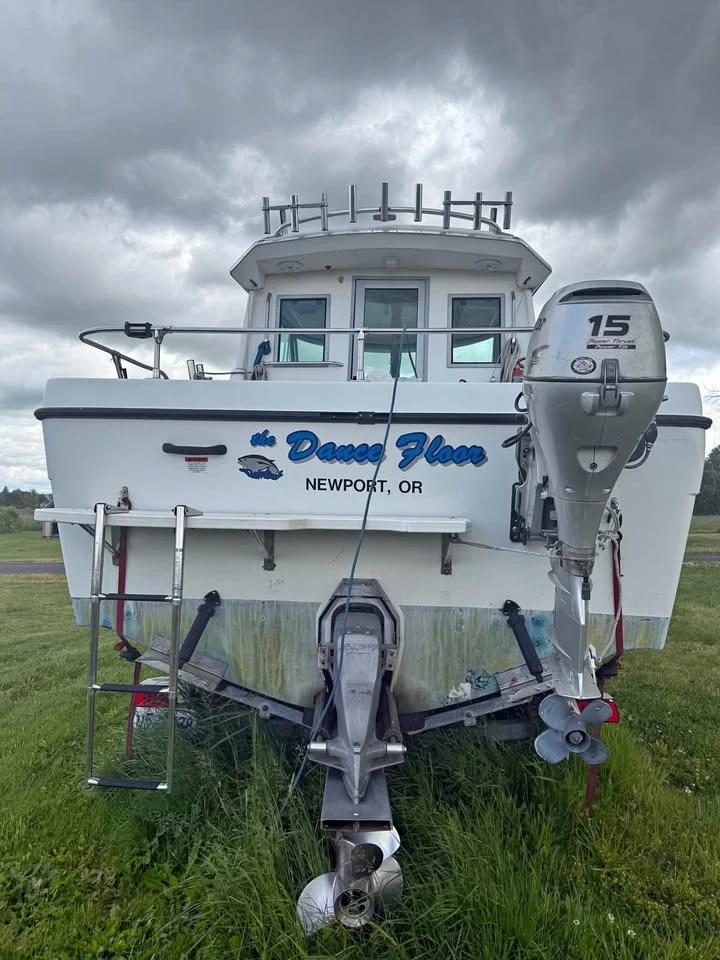 2000 Seaswirl Striper 2600 Alaskan