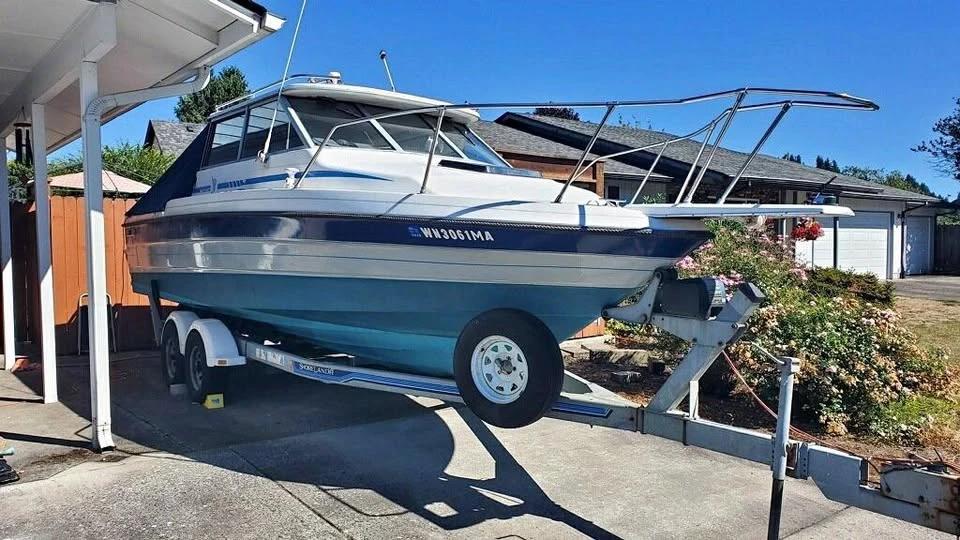 1989 Bayliner trophy 24' 235 OMC