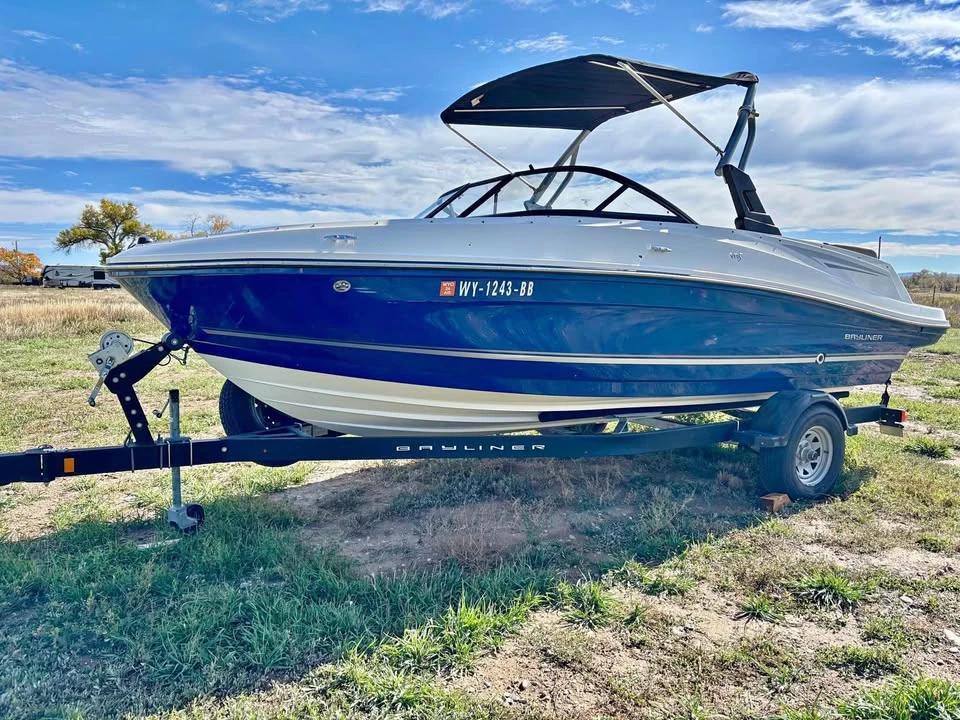 2017 Bayliner VR5