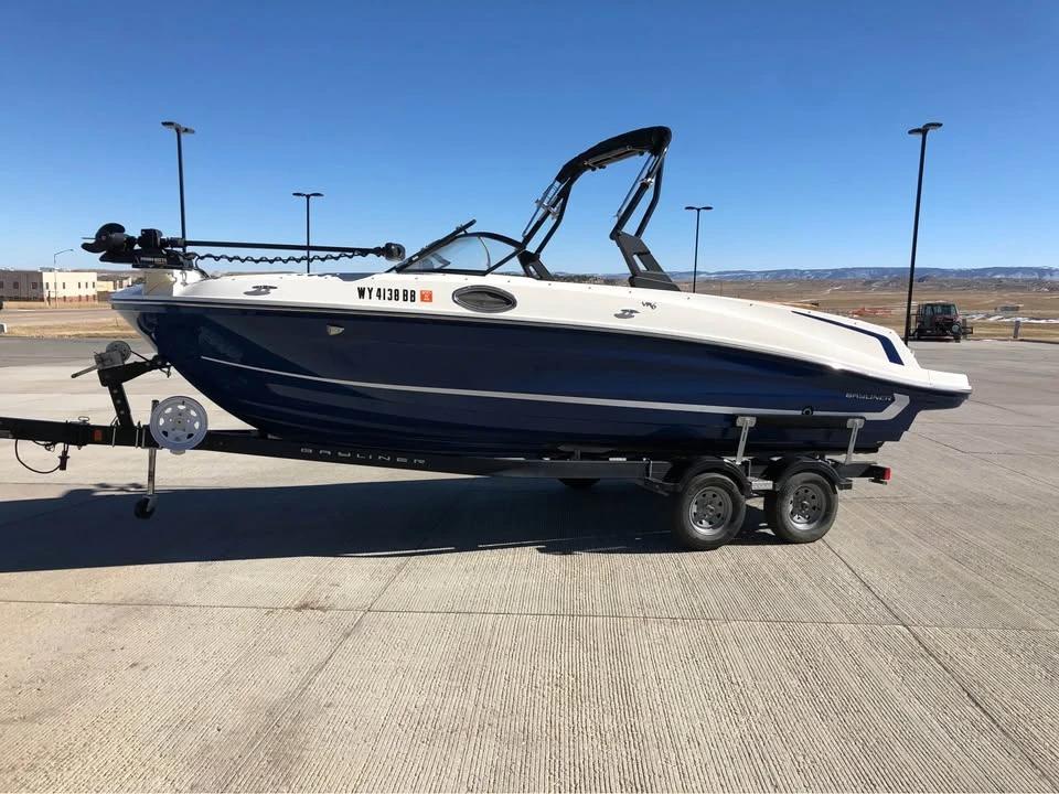 2019 Bayliner VR6