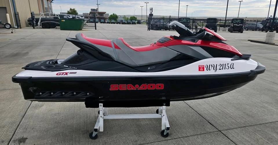 2011 Sea-Doo GTX IS 215