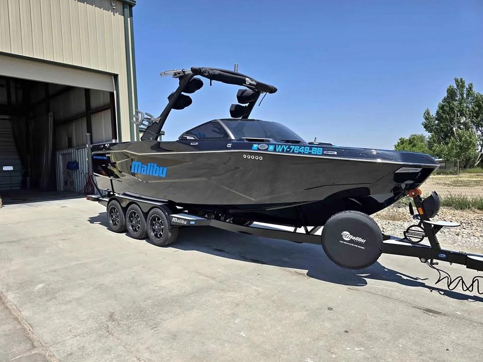 2025 Malibu 25 LSV