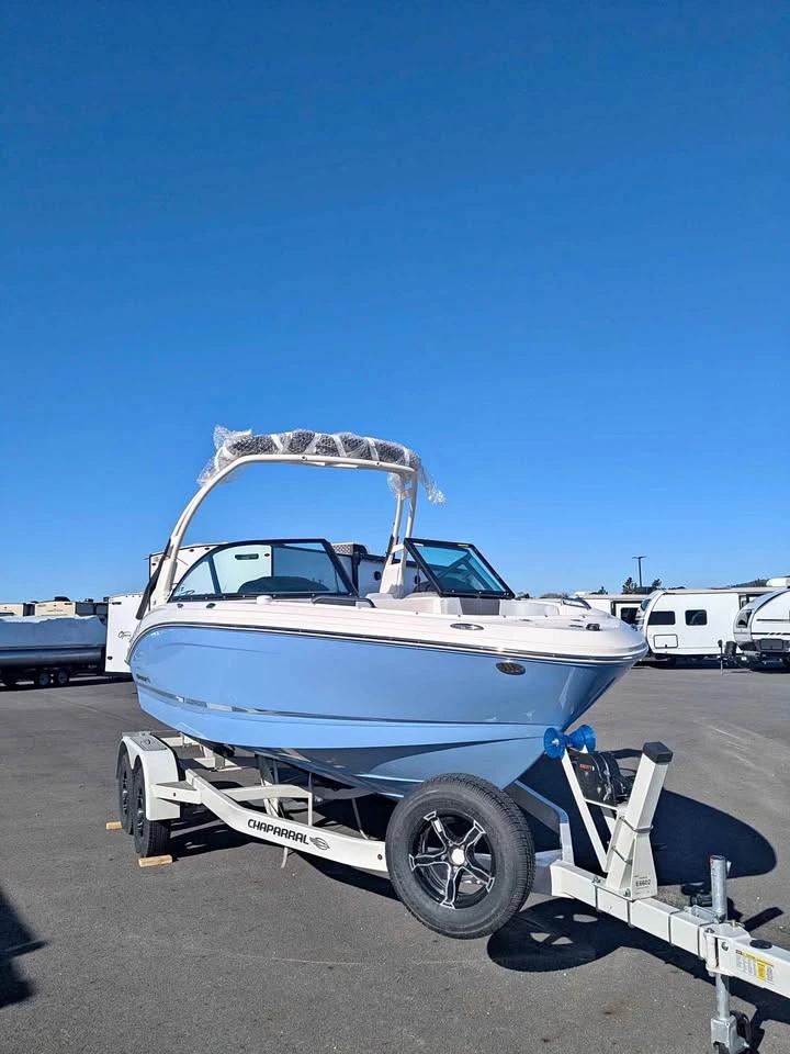 2026 Chaparral gts 1 wake surf boat