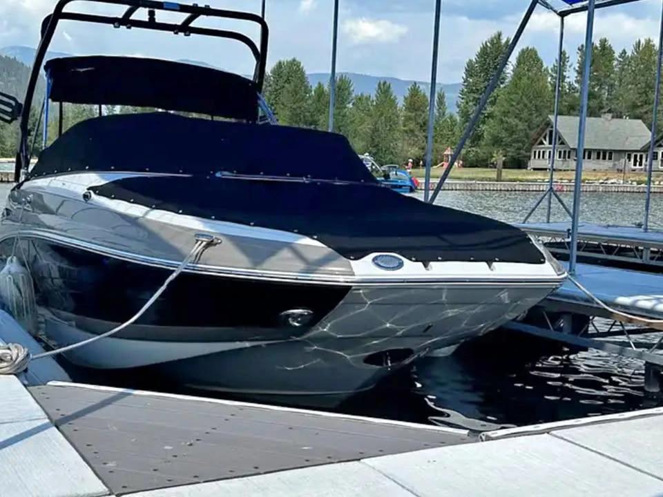 2018 Crownline e22