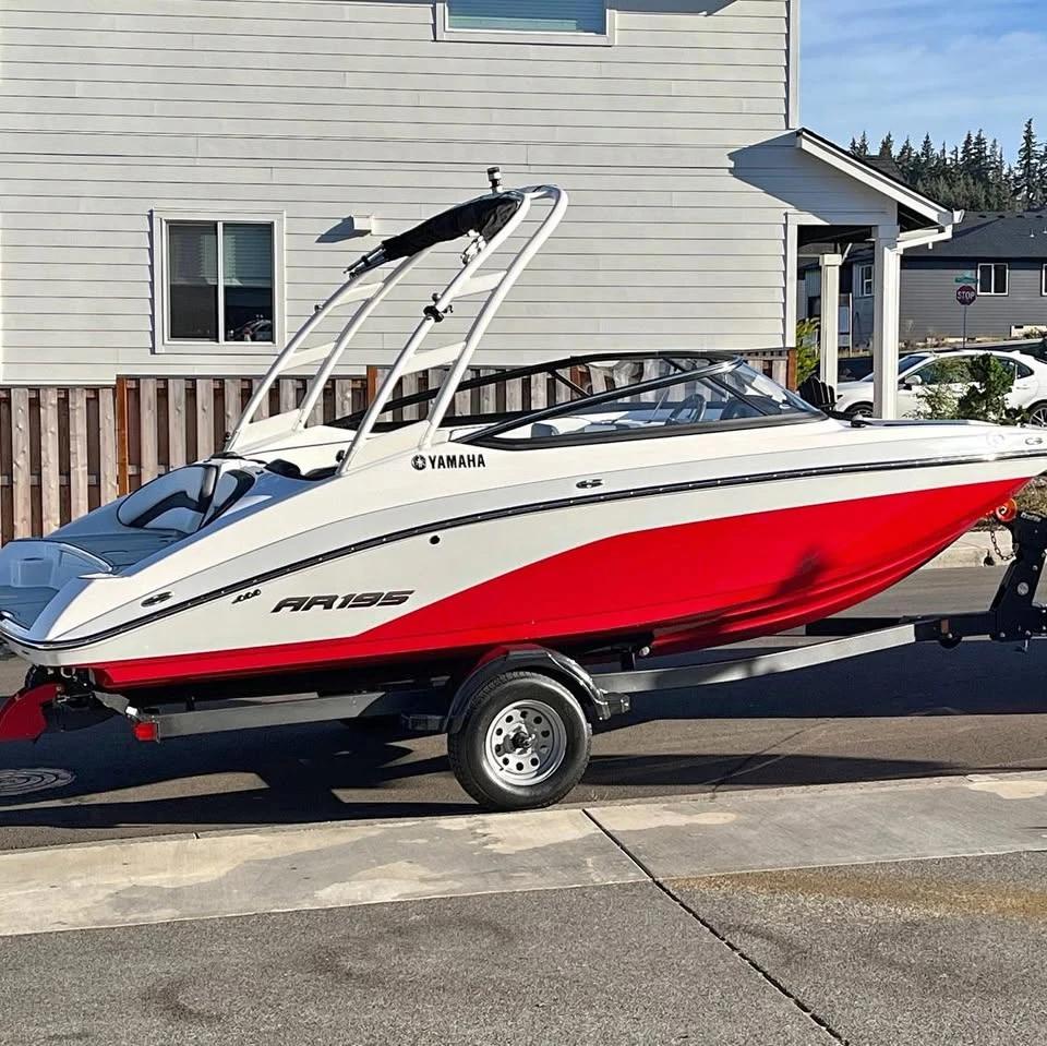 2024 Yamaha AR195