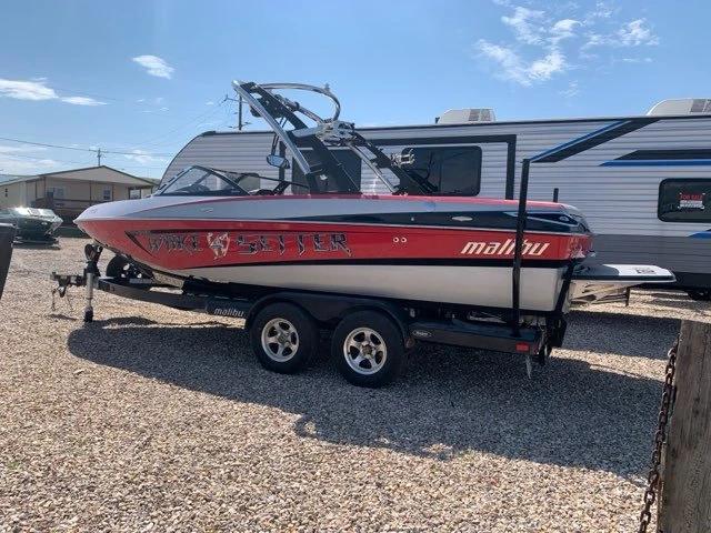2011 Malibu Wakesetter VTX 21