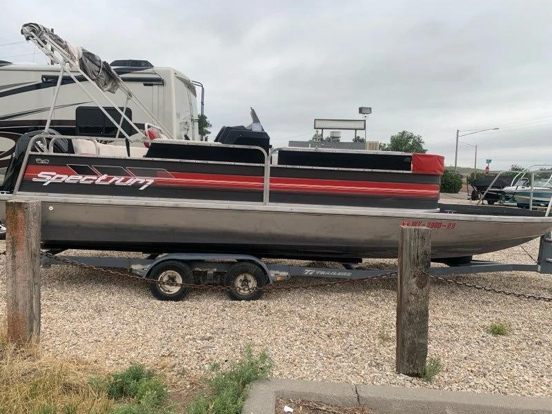 1990 Spectrum Deck Boat