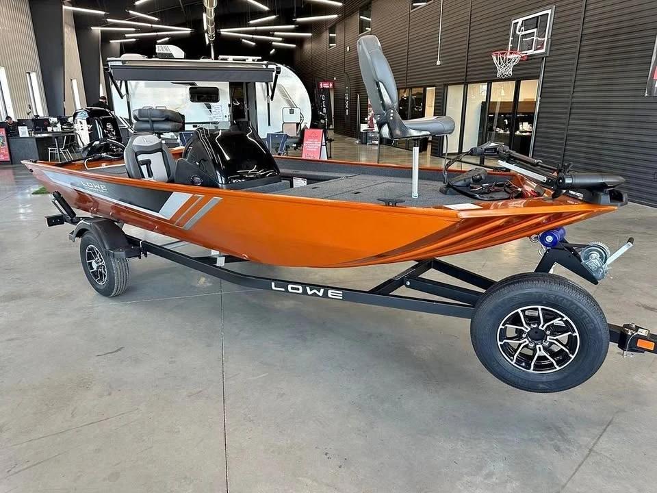 2025 Lowe 17 Skorpion