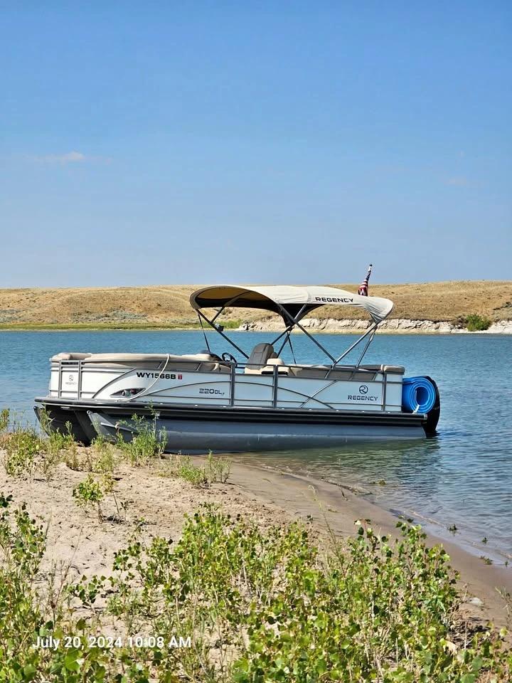 2016 Sun Tracker Regency 220 DL3