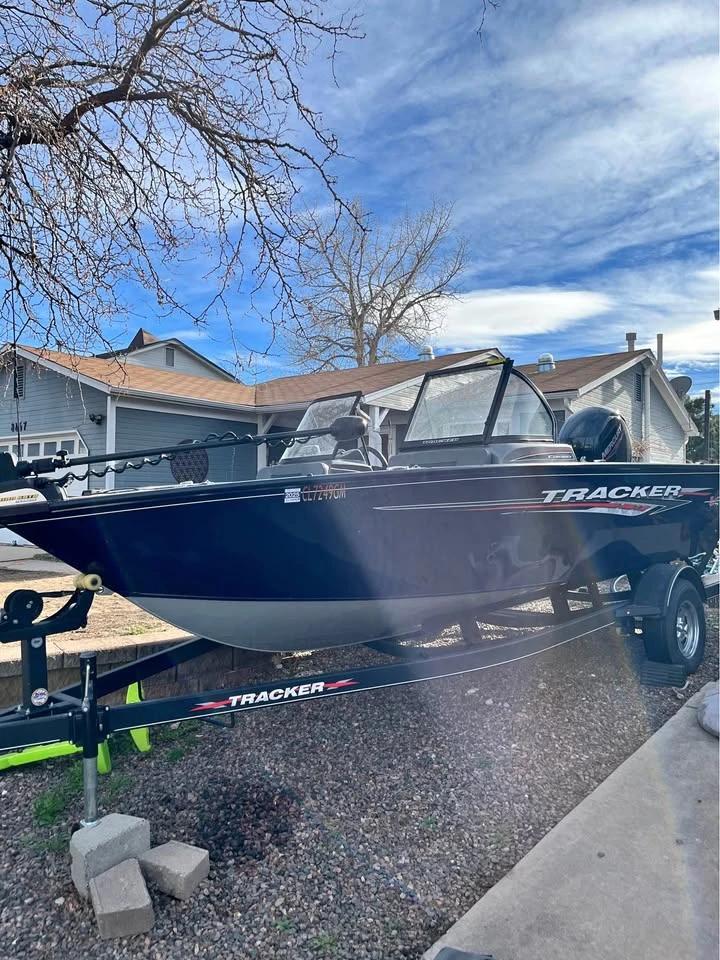 2021 Tracker Pro Guide V-175 Combo