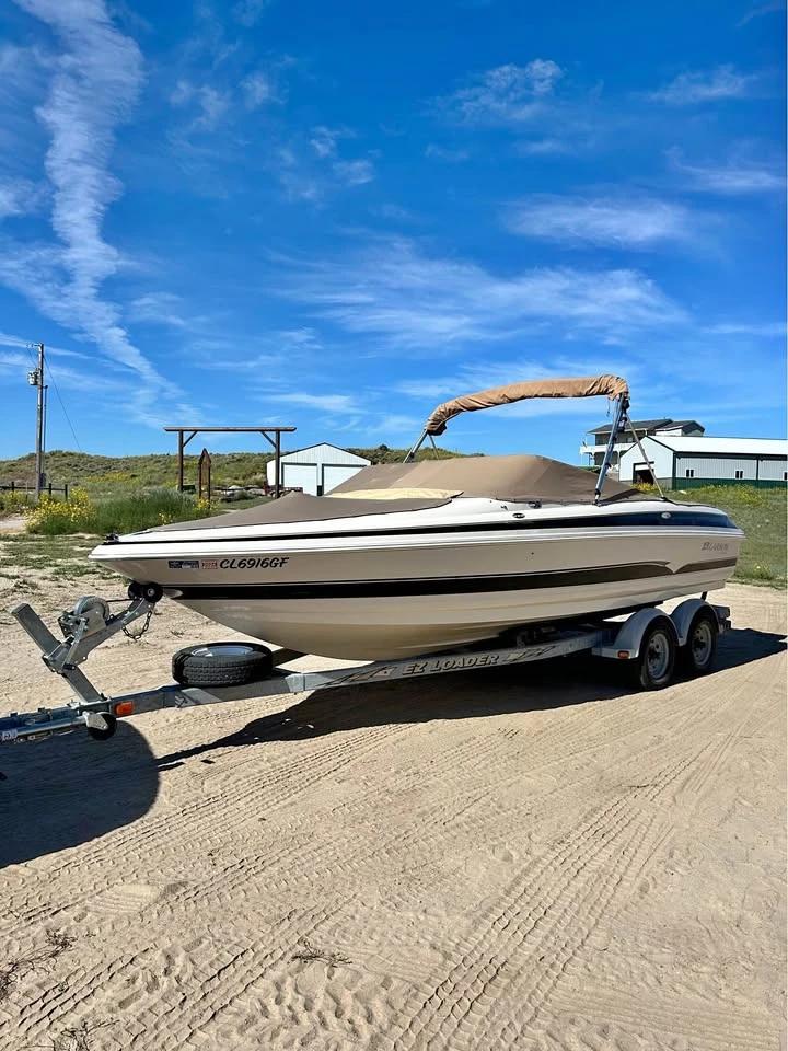 2004 Larson LXI 210