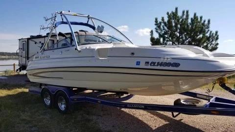 2005 Glastron DX235