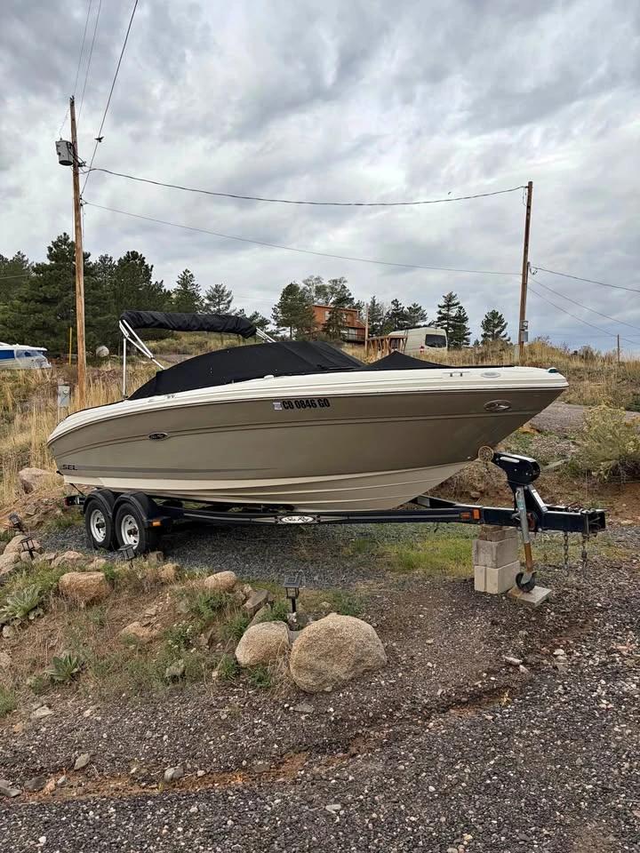 2006 Sea Ray Select 220