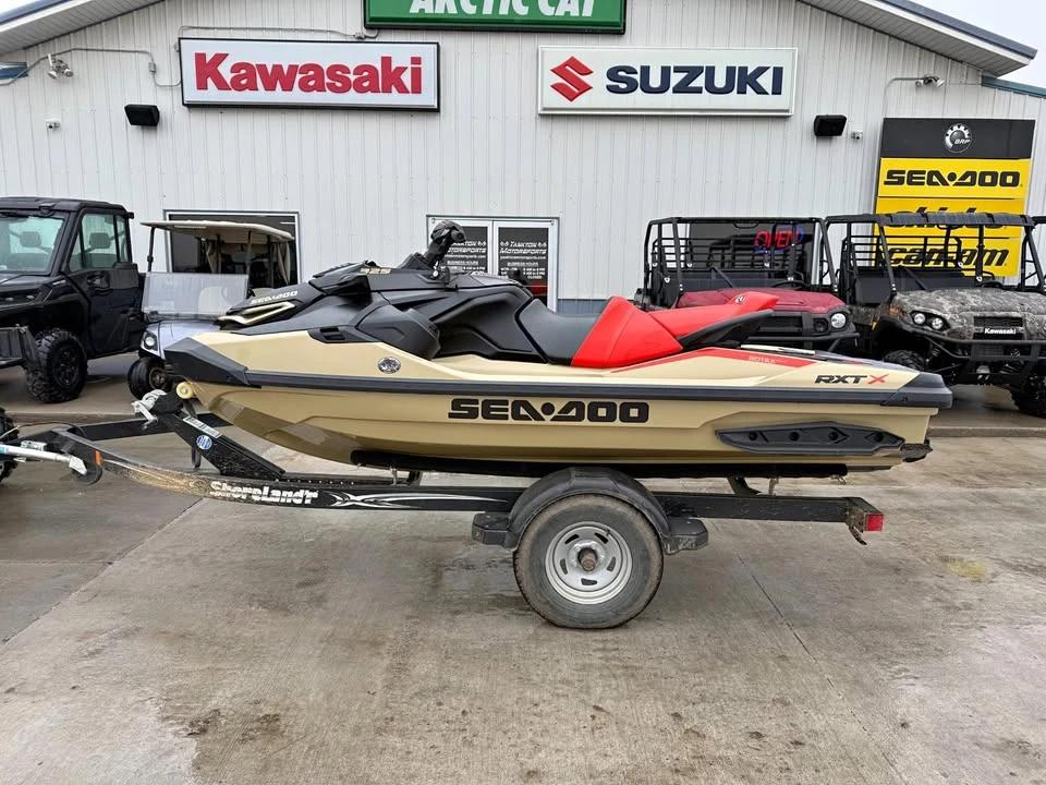 2025 Sea-Doo RXT-X 325 + Tech Package