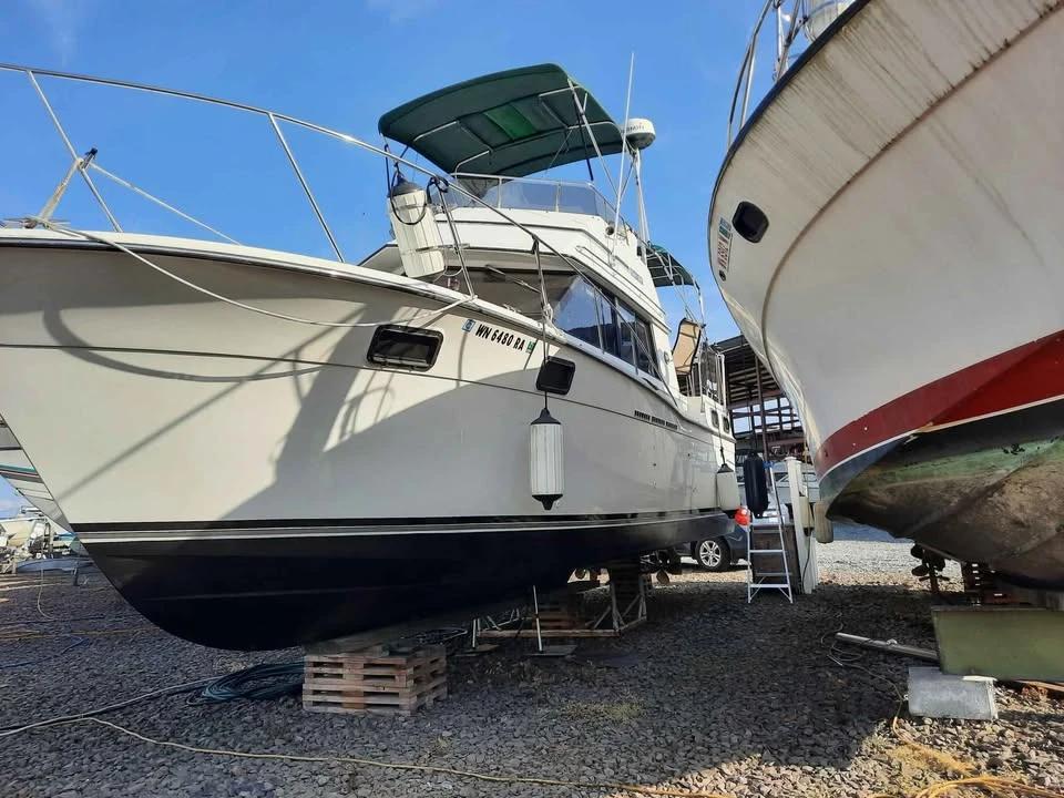 1989 Carver yacht boat 32.7 3207 Aft Cabin