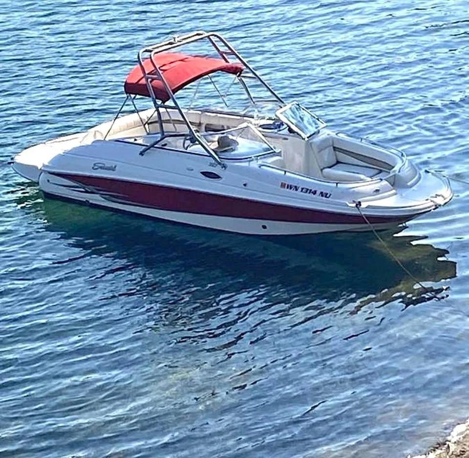 2006 Seaswirl 217 deck boat
