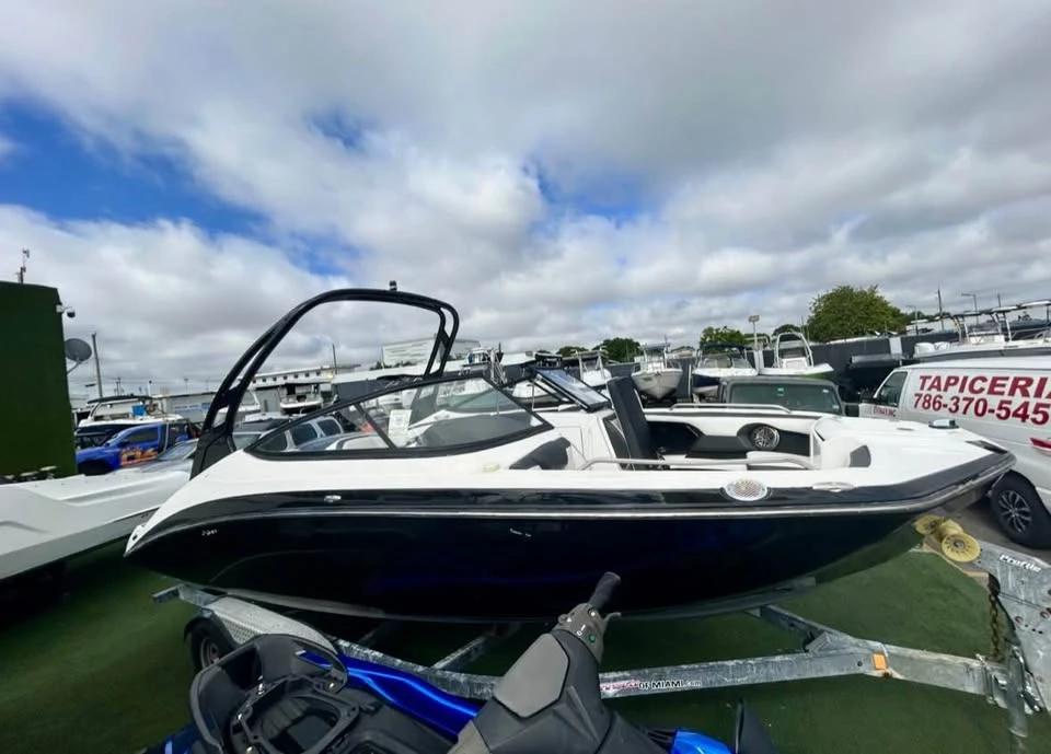 2017 Yamaha 212X