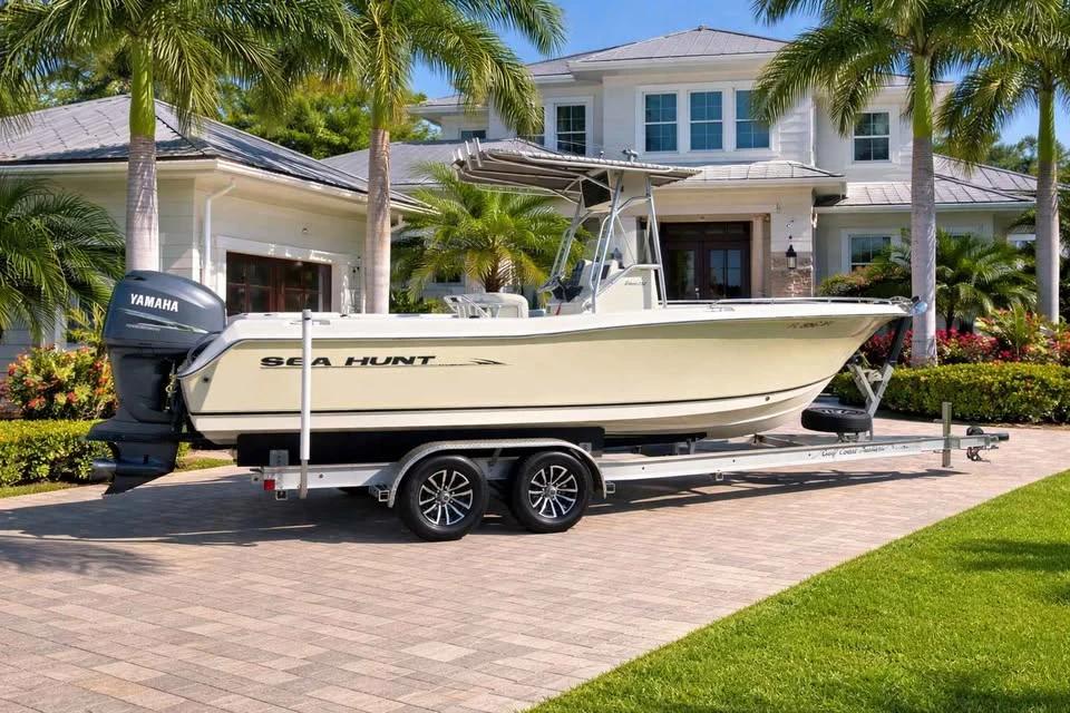 2005 Sea Hunt 232 Triton